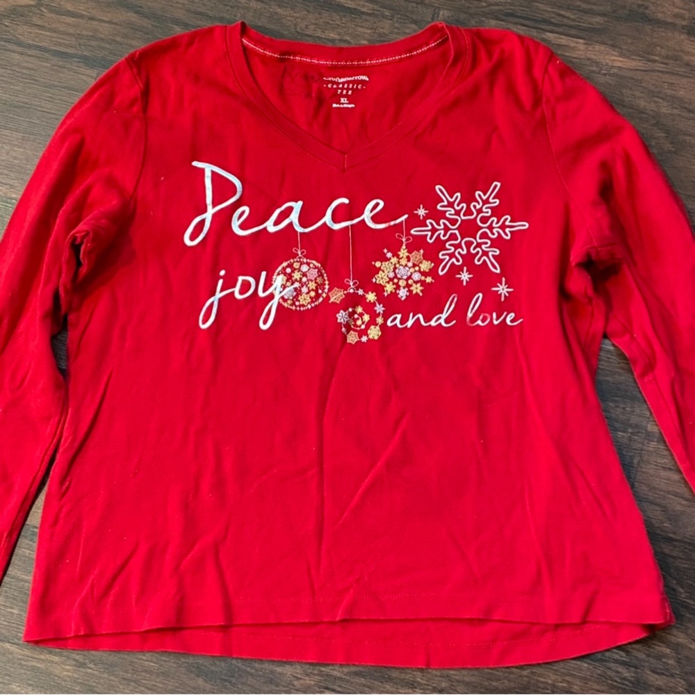 Croft & Barrow Women’s ‘Peace, Joy & Love’ T-Shirt